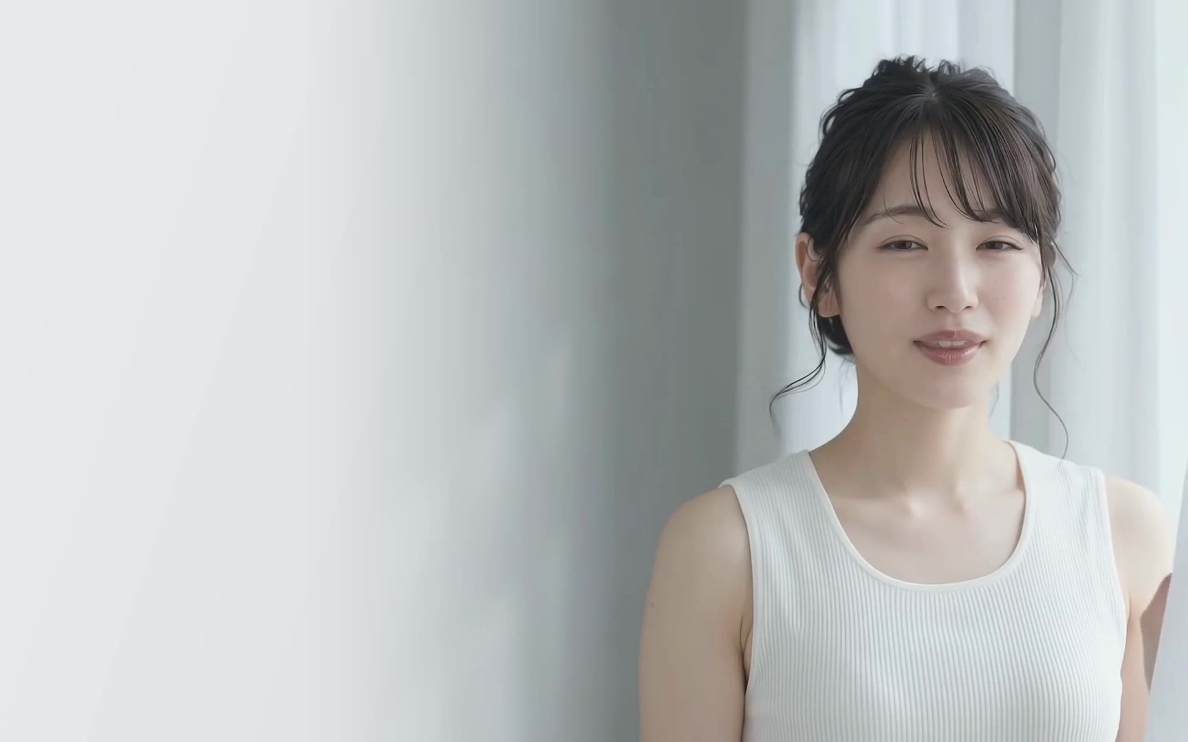 女性モデルのメインビジュアル